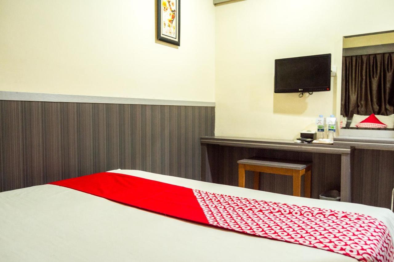 Collection O 625 Hotel Golden Gate Batam Extérieur photo