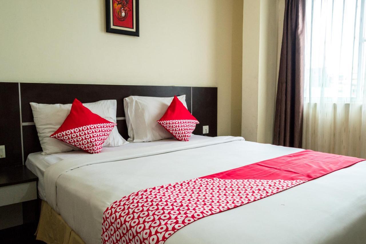 Collection O 625 Hotel Golden Gate Batam Extérieur photo