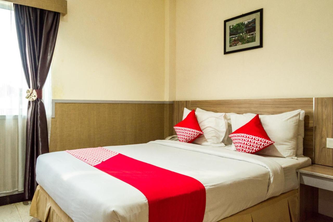 Collection O 625 Hotel Golden Gate Batam Extérieur photo