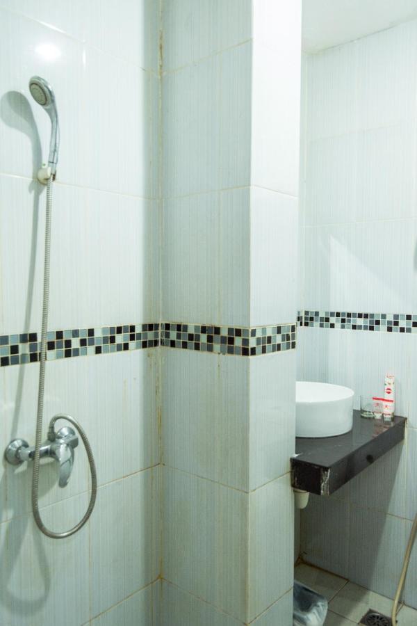 Collection O 625 Hotel Golden Gate Batam Extérieur photo