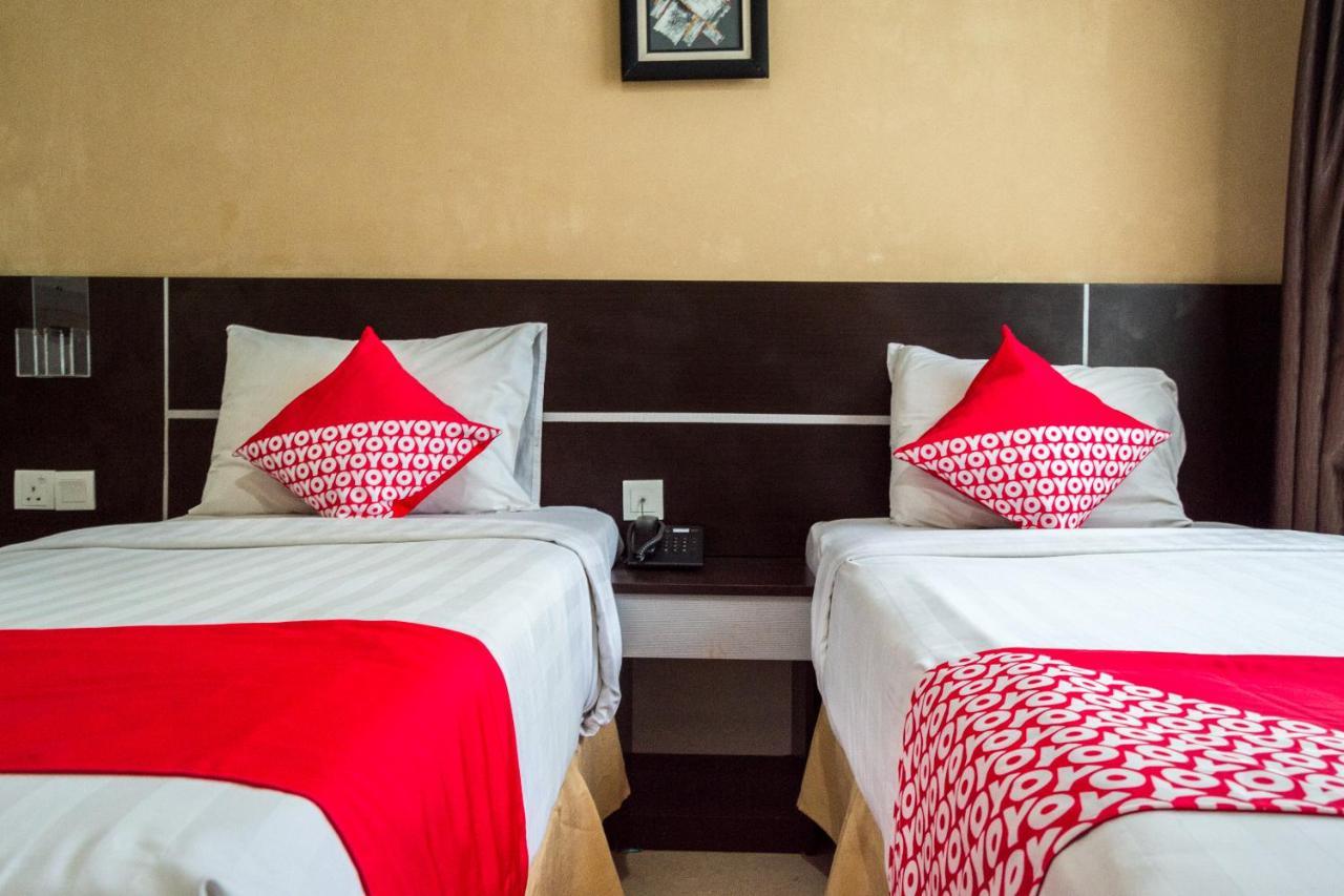 Collection O 625 Hotel Golden Gate Batam Extérieur photo