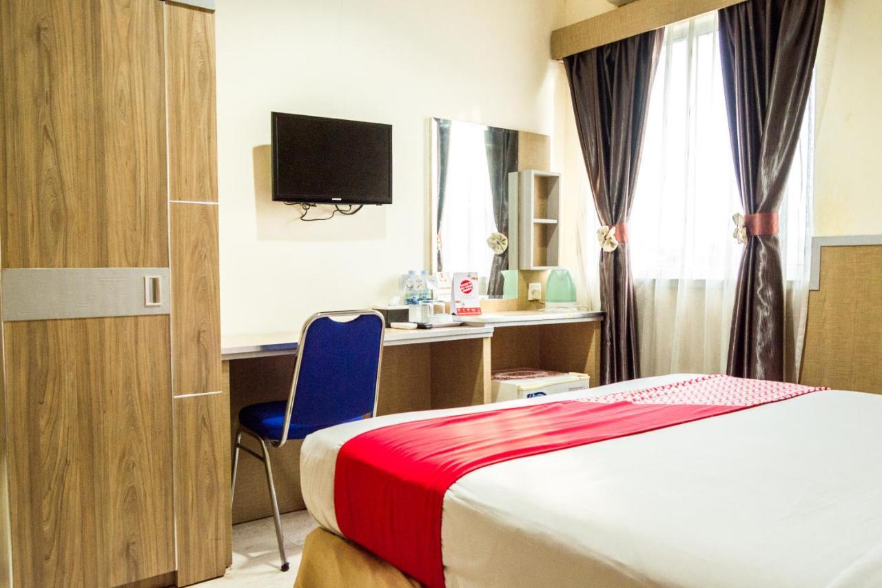 Collection O 625 Hotel Golden Gate Batam Extérieur photo