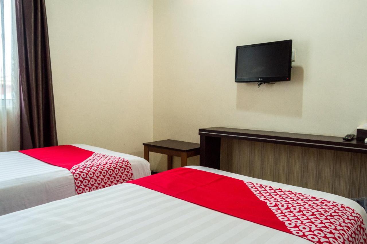 Collection O 625 Hotel Golden Gate Batam Extérieur photo