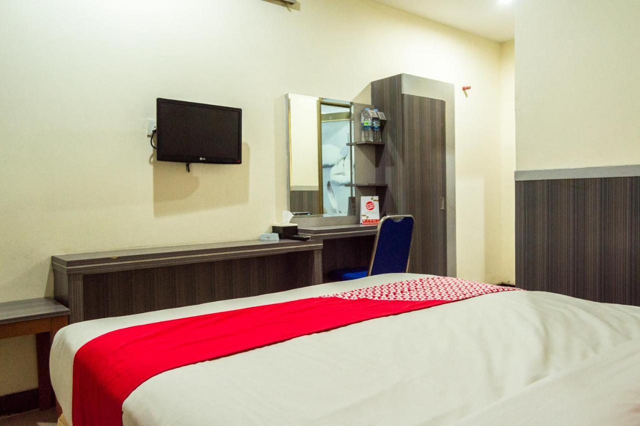 Collection O 625 Hotel Golden Gate Batam Extérieur photo