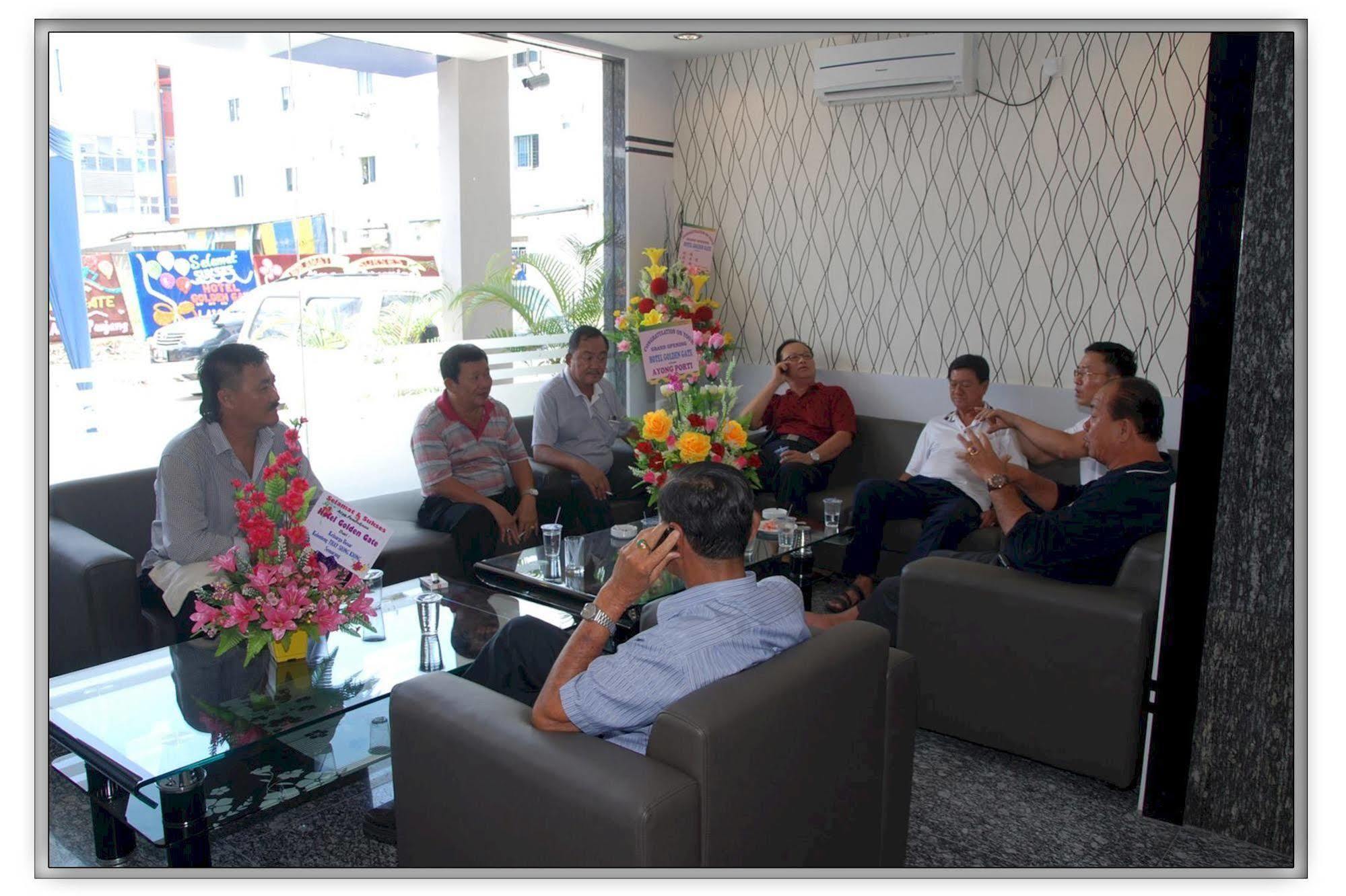 Collection O 625 Hotel Golden Gate Batam Extérieur photo