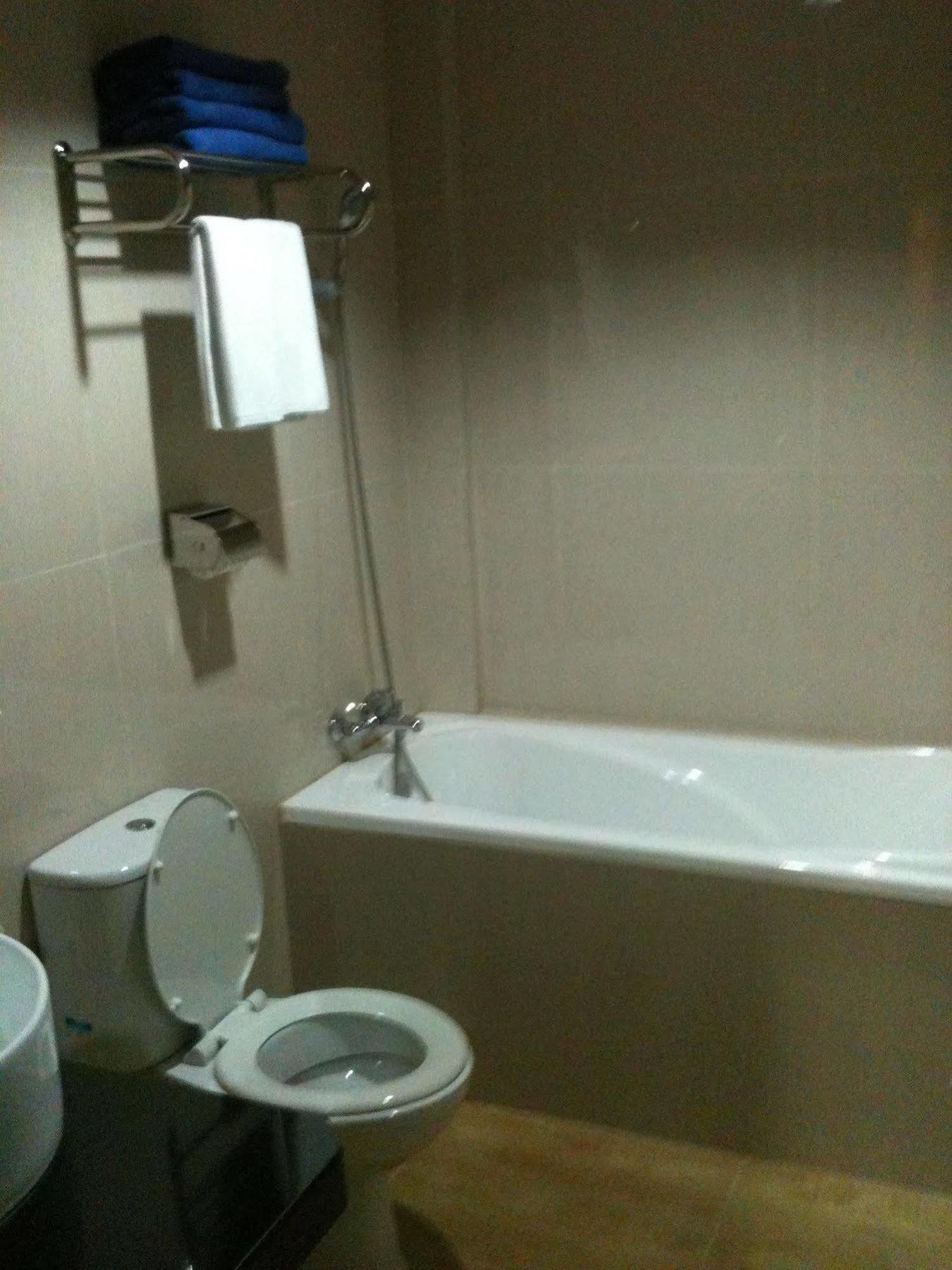 Collection O 625 Hotel Golden Gate Batam Extérieur photo